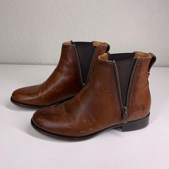 FRYE Cognac Brown Leather Carly Zip Chelsea‎ Boots Size 6 - Picture 1 of 12